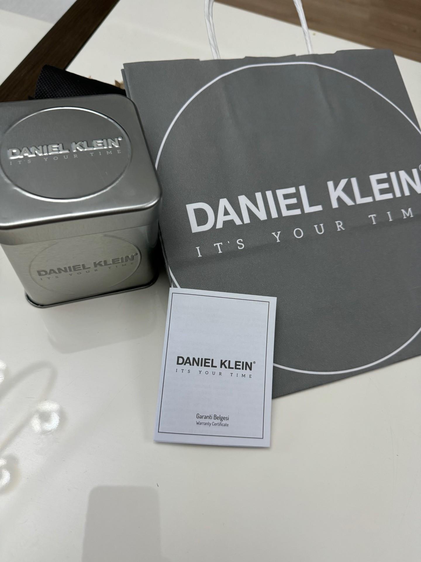 DANIEL KLEIN DKF.2315A YENİ TREND KÖŞELİ KADIN KOL SAATİ